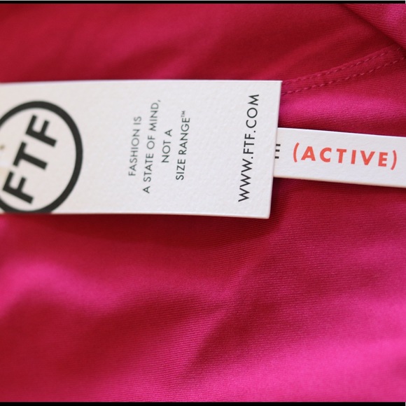 NWT Women’s 2X Pink Active Top - Picture 3 of 4